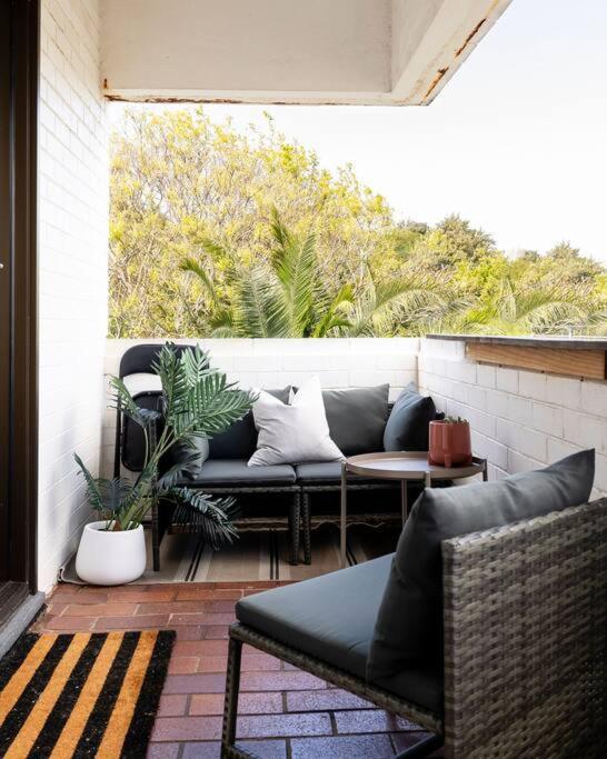 Apartment Spacious & Bright With Ocean Views Balcony Sydney